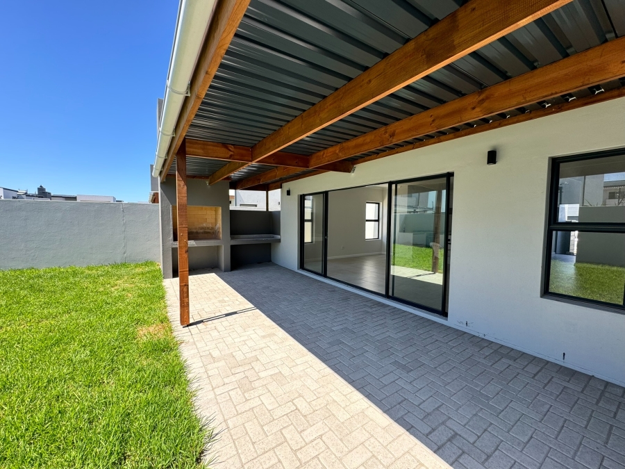 4 Bedroom Property for Sale in Sandown Western Cape